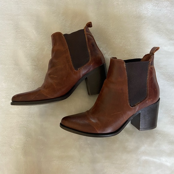 Steve Madden Cognac Leather PISTOL Ankle Boots Booties 7 - Picture 3 of 8